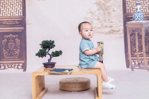 合肥宝宝眼睛肿是什么原因